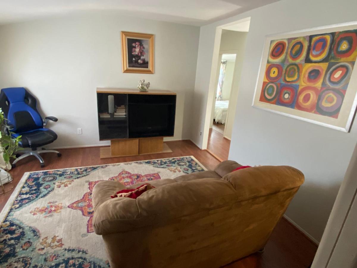 Two Bedroom, Living/dining * Bellport